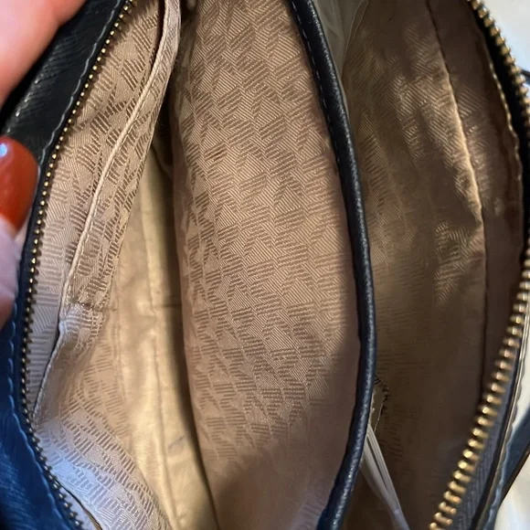 👜 Michael Kors Navy crossbody - Picture 5 of 7